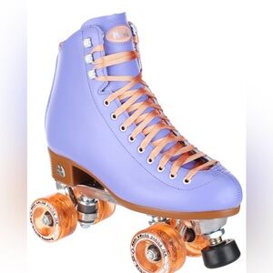 ✨Moxi Quad Rollerskates-Periwinkle- Size 6 with Lightup Wheels and Stock Wheels✨